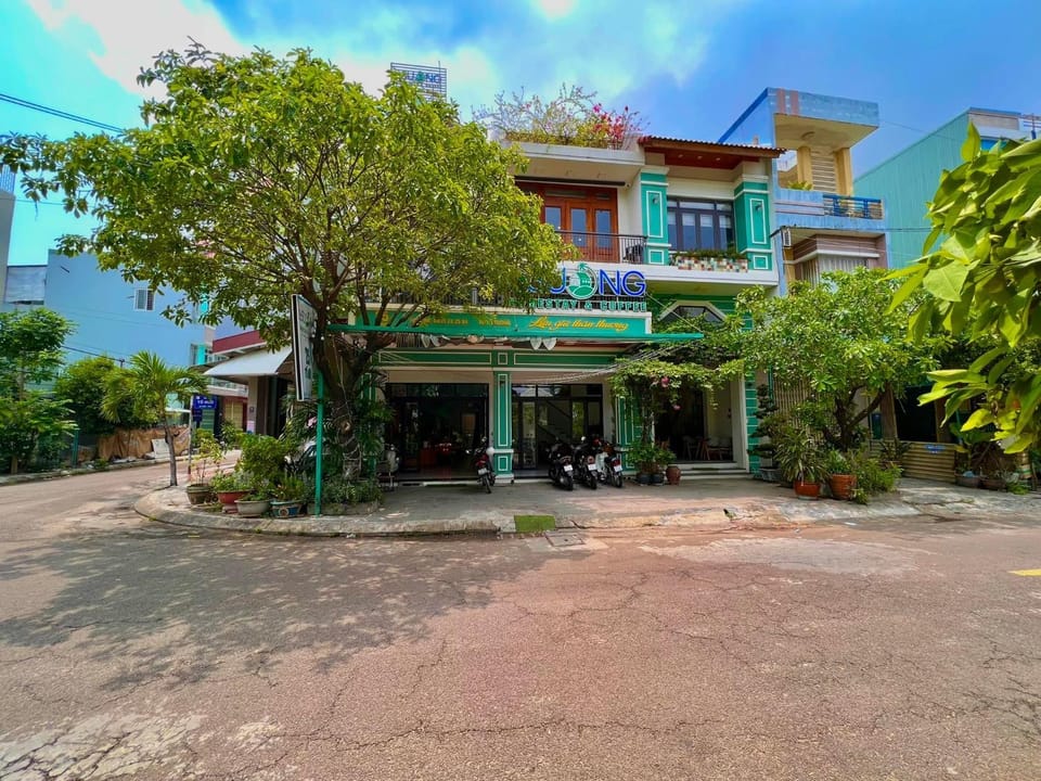 Property building, Facade/entrance