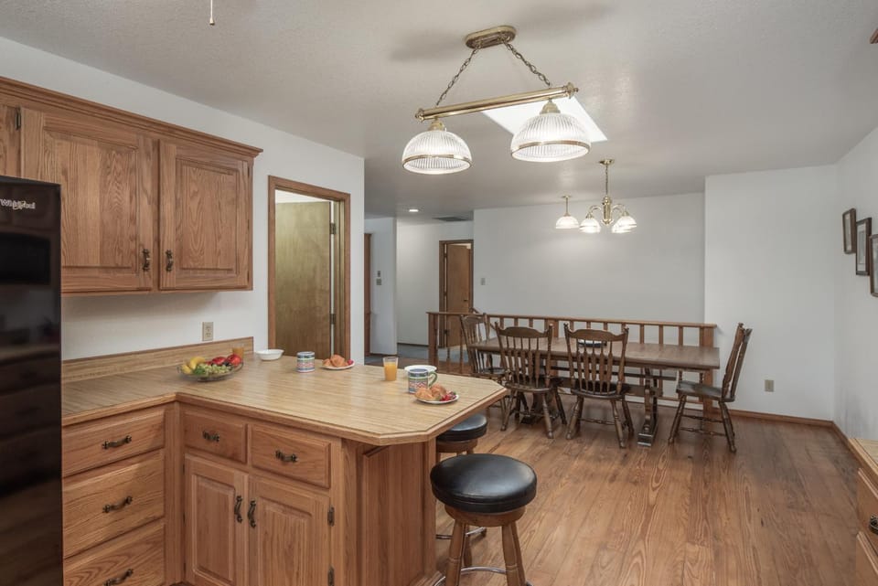 Kitchen or kitchenette, Seating area, Dining area, furniture