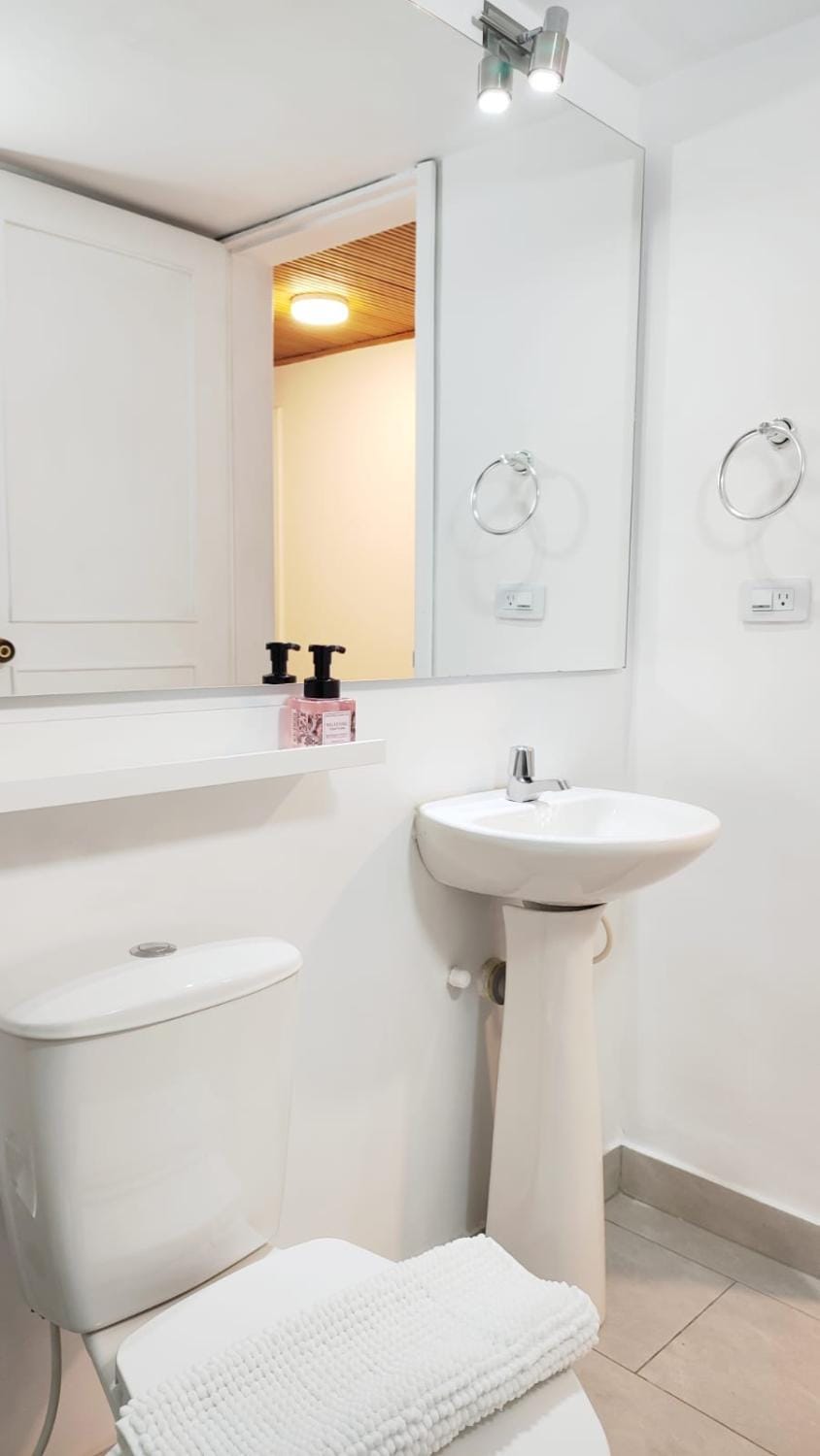 Suite Privada Baño & Balcón - Bogotá Norte - Fast WiFi 1 Vacation rental in Bogota
