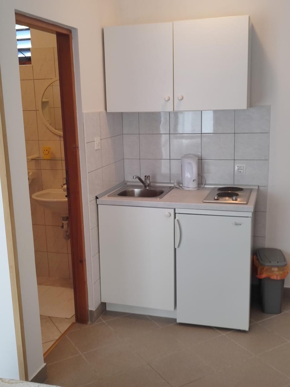 Kitchen or kitchenette