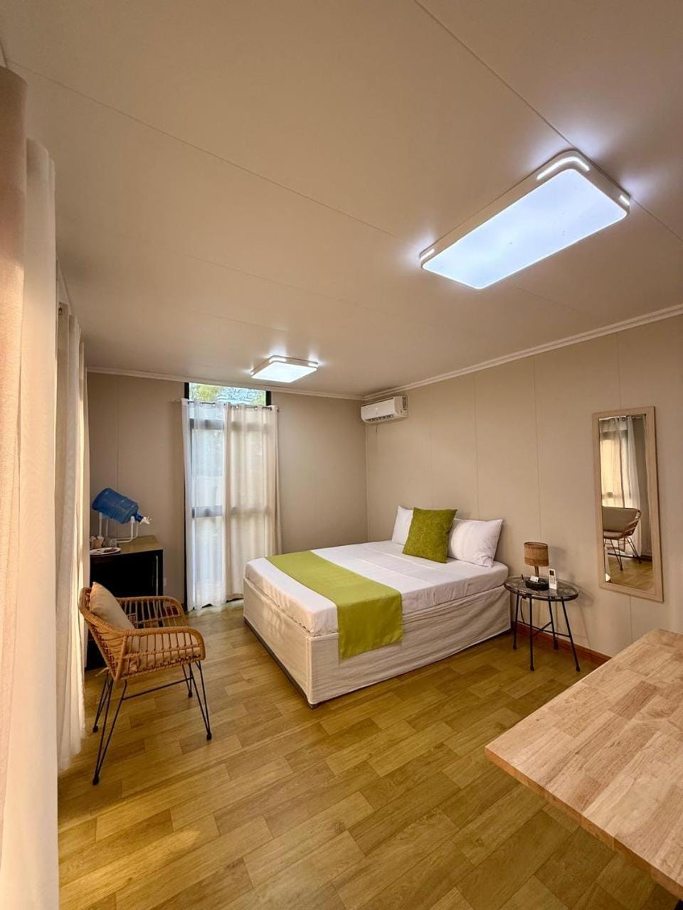 Bed, Photo of the whole room, Bedroom, air conditioner