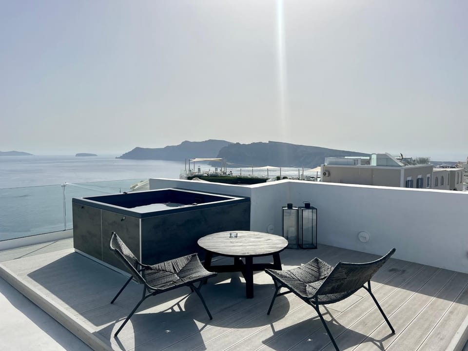 Patio, Day, Hot Tub, View (from property/room), Balcony/Terrace, Sea view, Sunrise, Sunset
