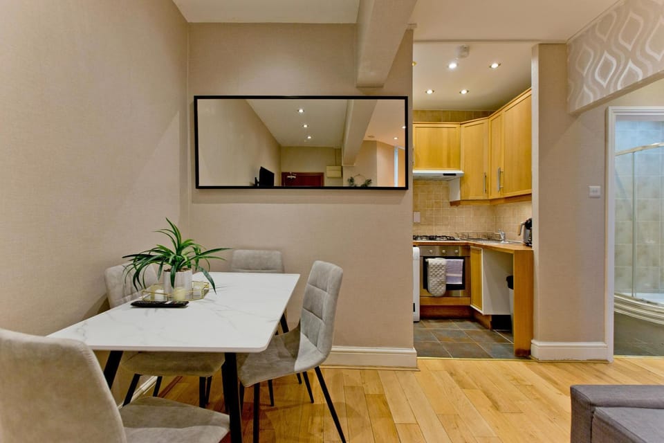 Kitchen or kitchenette, Living room, Dining area