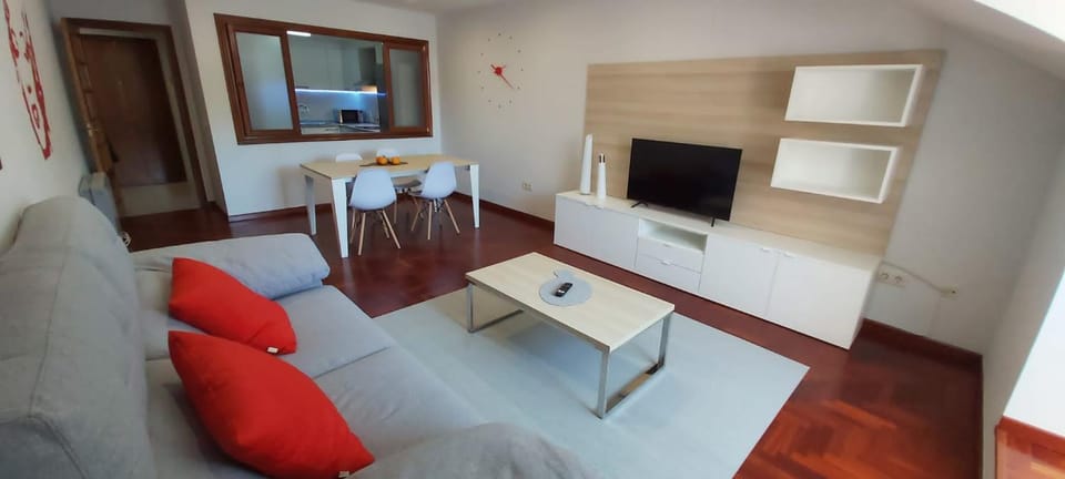 TV and multimedia, Living room, Dining area