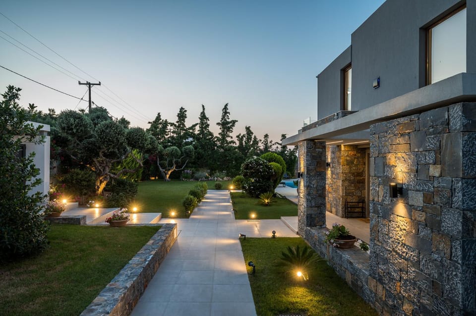 Property building, Natural landscape, Garden, Garden view