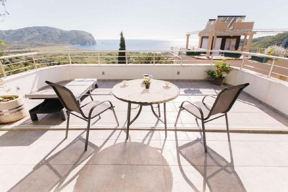 Balcony/Terrace, Mountain view, Sea view