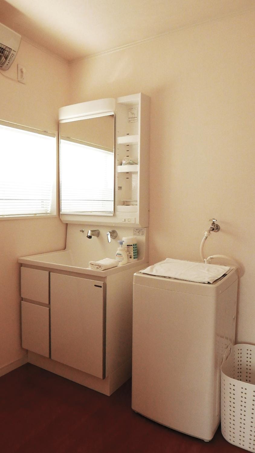 Bathroom, washing machine