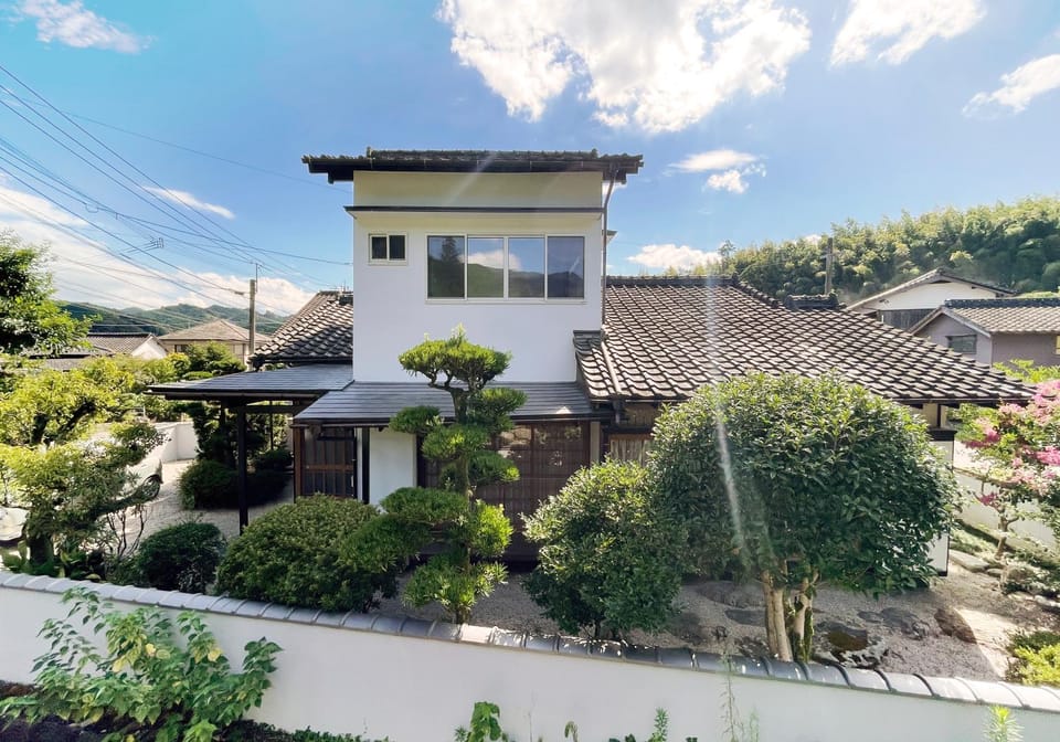 Property building, Facade/entrance, Garden view