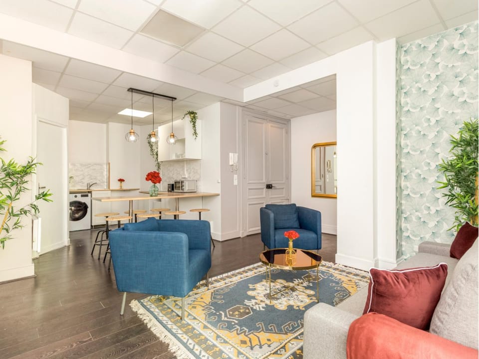 Kitchen or kitchenette, Living room, Dining area