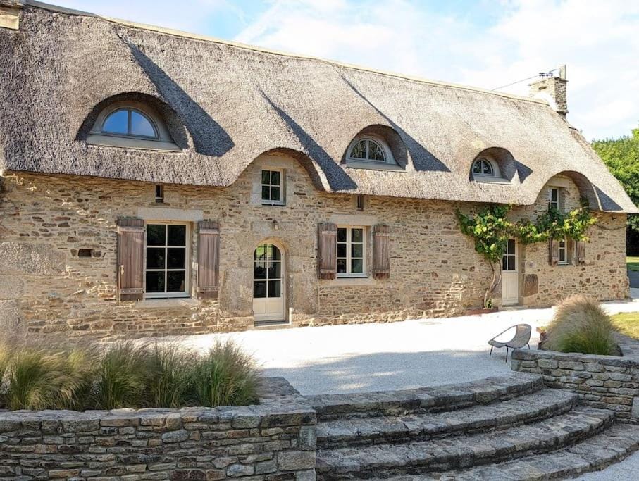 Property building, Day, Landmark view