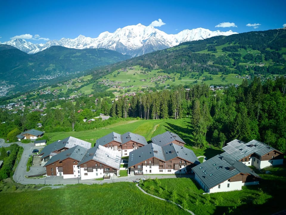 Nearby landmark, Day, Natural landscape, Bird's eye view, Mountain view