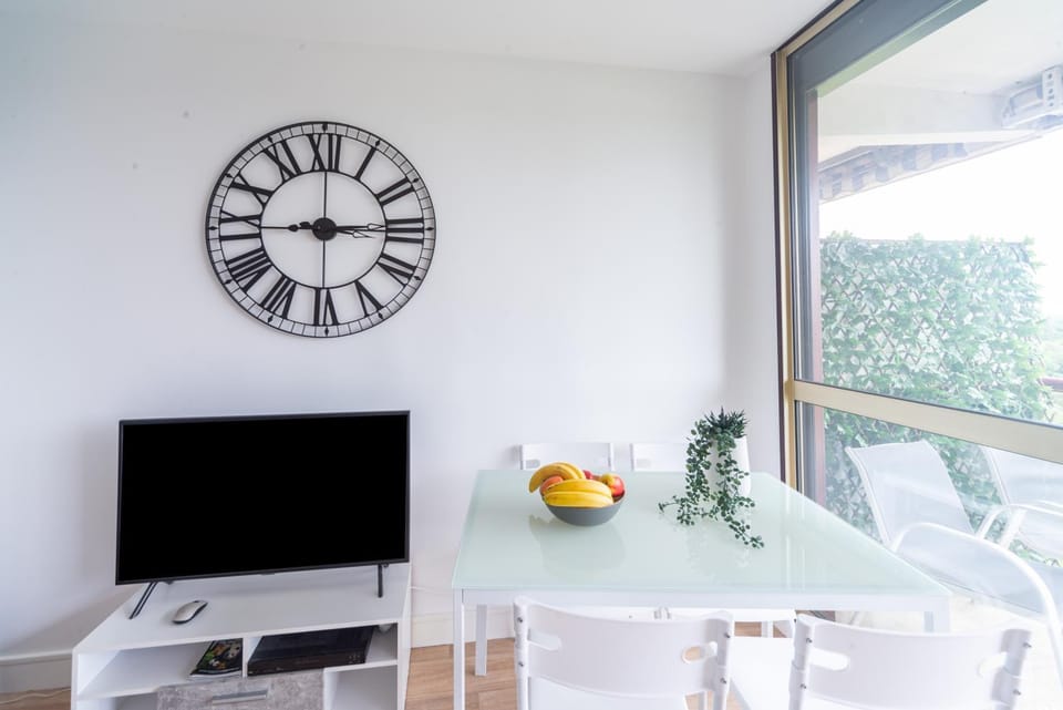 TV and multimedia, Dining area