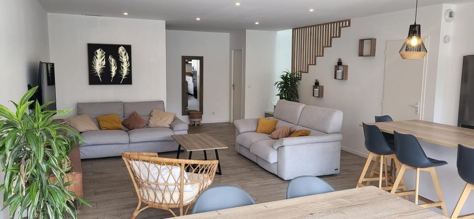 Living room, Seating area