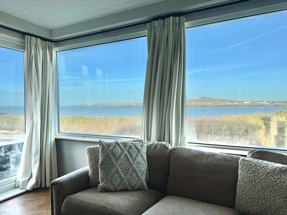 Sea-Views-3 Bed-Detached Bungalow-Secure Garden-Trearddur Bay House in Trearddur Bay