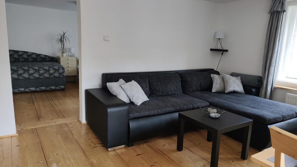 Bed, Living room