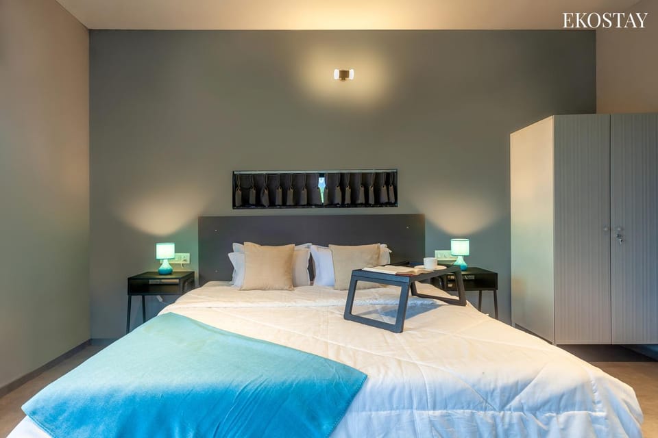 Bed, Photo of the whole room, Bedroom, wardrobe