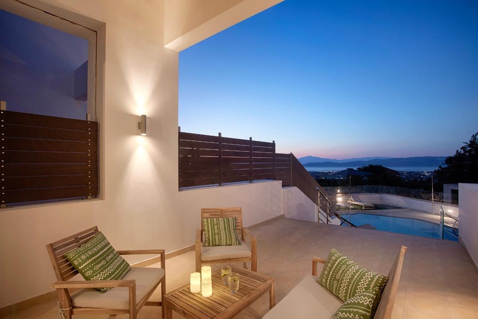 Patio, Natural landscape, View (from property/room), Balcony/Terrace, Balcony/Terrace, Seating area, Pool view, Sea view, Swimming pool, sunbed