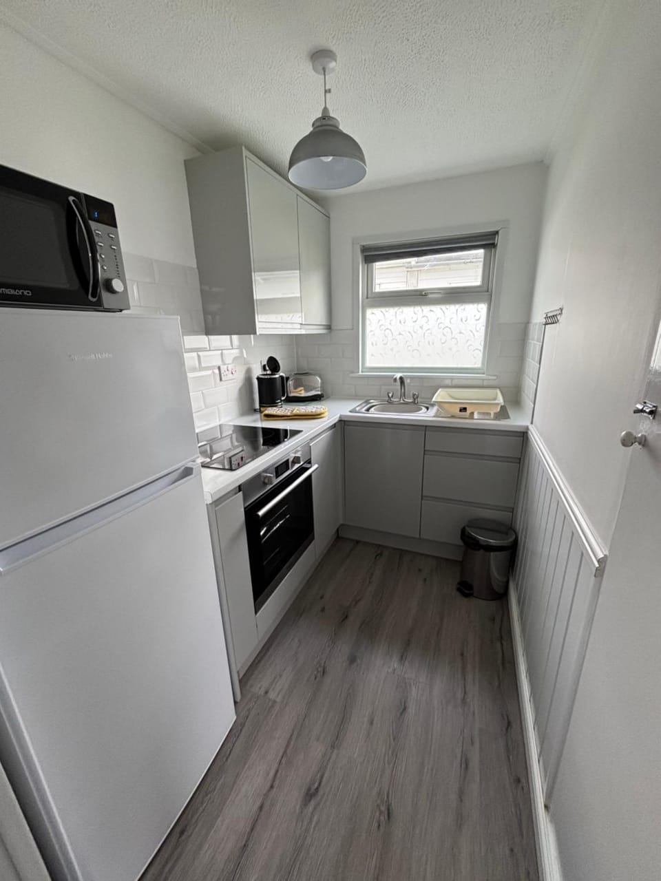 319, Two bed newly refurbished chalet on Sund0wner Holiday Park - Sleeps 5, pet friendly - Includes electricity, bed linen and towels - Entertainment options close by Chalet in Hemsby