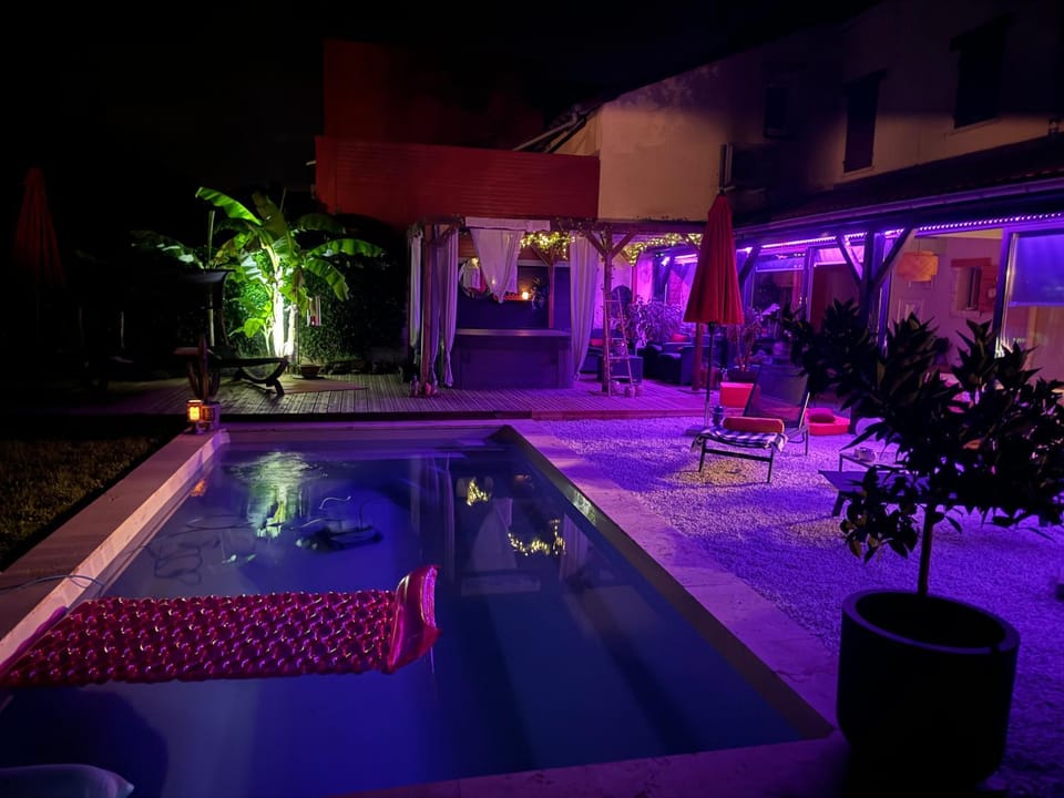 Swimming pool