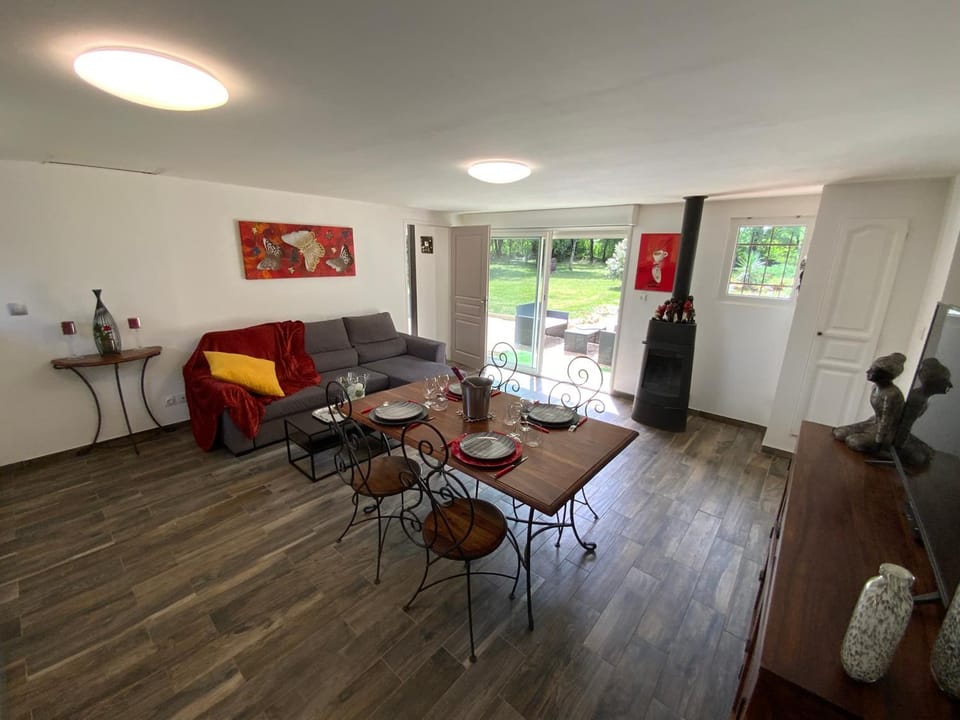 Dining area, Garden view