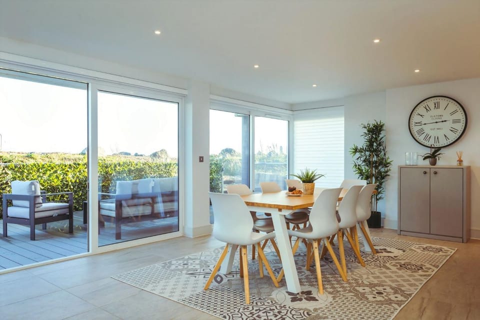 White Point beach house Villa in Eastbourne