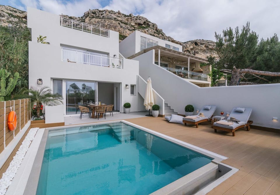 Property building, Swimming pool, Swimming pool