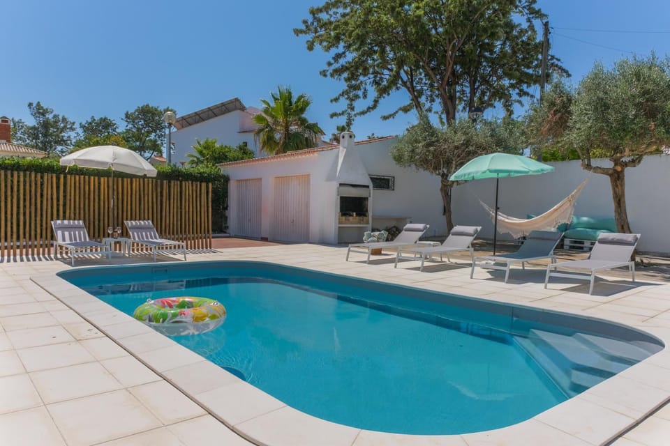 Casa dos Trevos, 5 Bedroom Villa with Pool Villa in Lagos