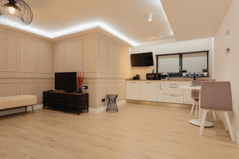 Kitchen or kitchenette, Living room