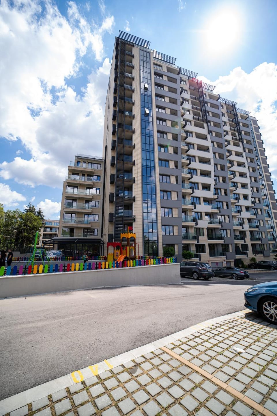 Property building, Neighbourhood