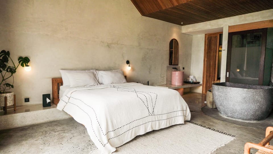 Bed, Bedroom, Bath