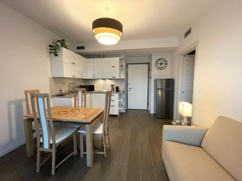 Kitchen or kitchenette, Living room, Dining area