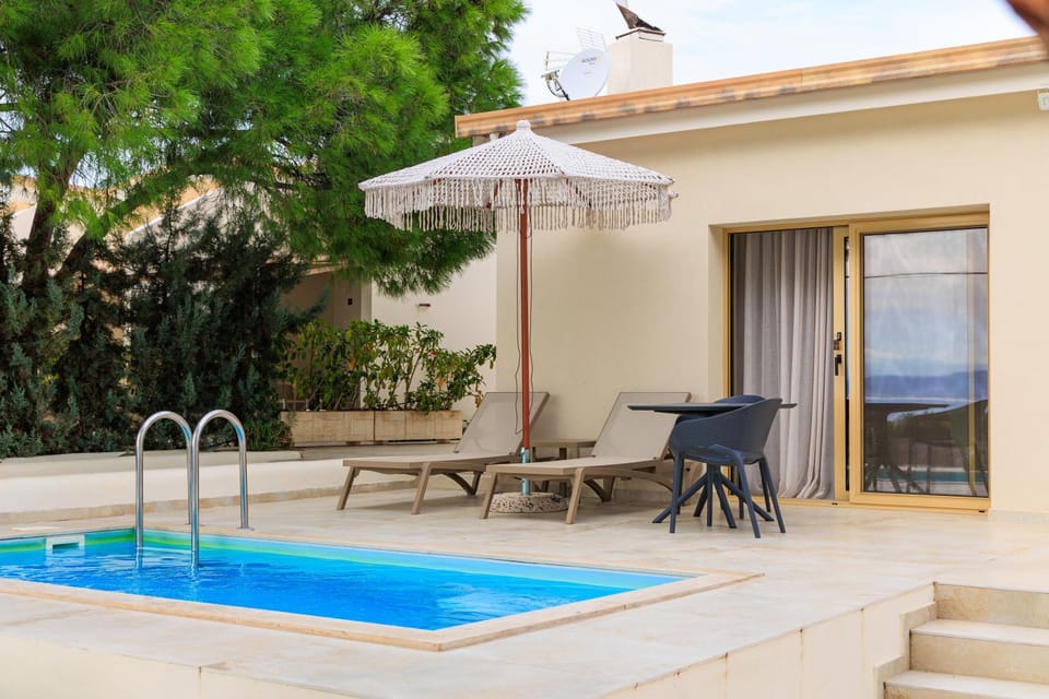 Patio, Swimming pool