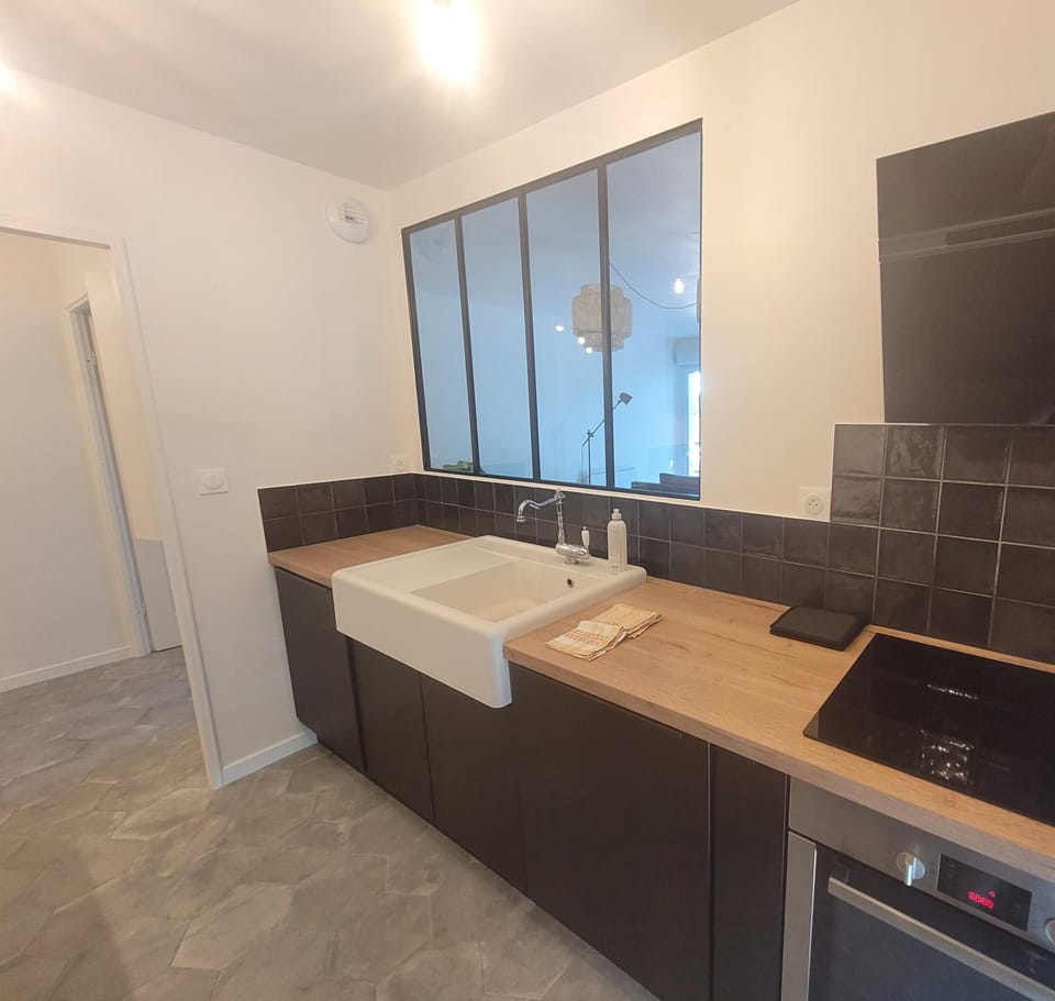 Kitchen or kitchenette