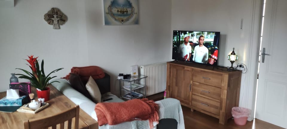 TV and multimedia, Seating area