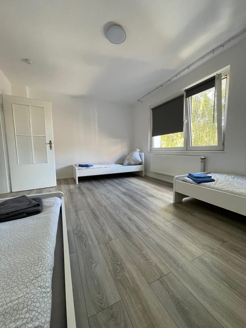 estrella24 LIVING ROOMS London Apartment in Herne