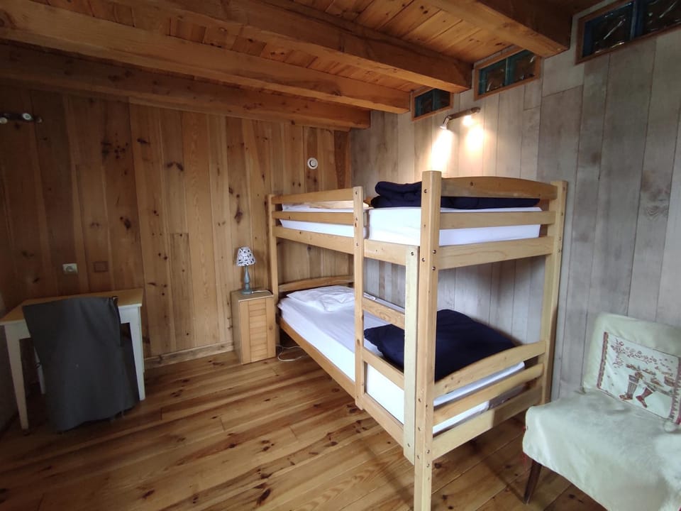bunk bed