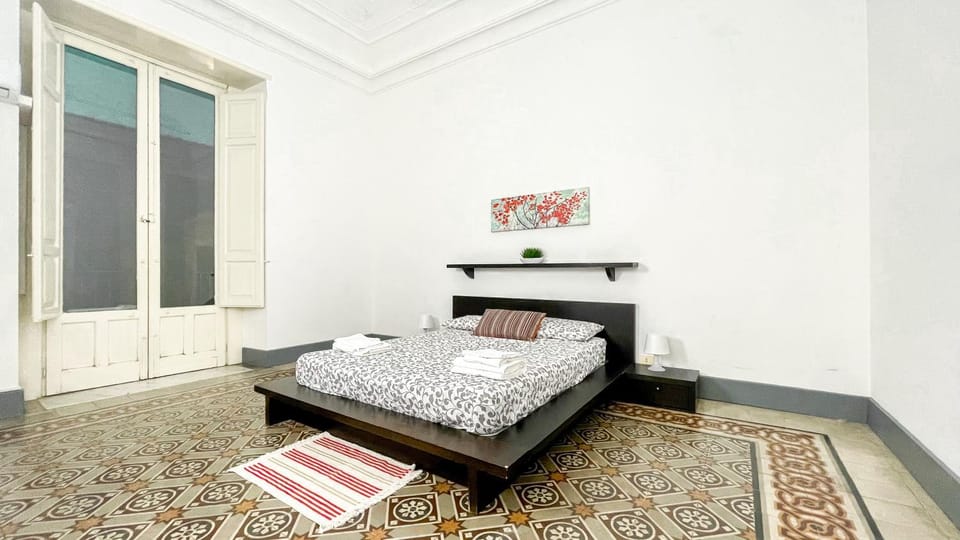 Bed, Night, TV and multimedia, Balcony/Terrace, Balcony/Terrace, Decorative detail, Decorative detail, Bedroom, microwave, air conditioner, air conditioner