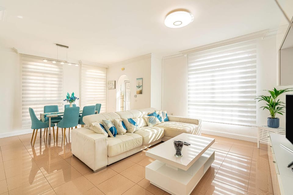 Living room, Lounge or bar