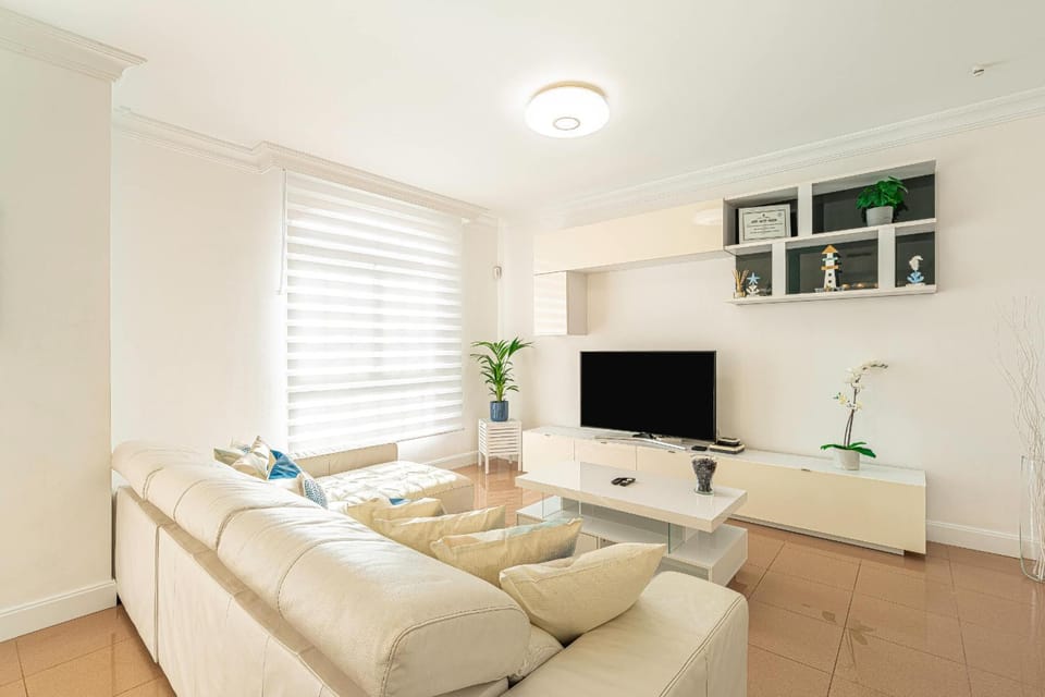 Living room, Lounge or bar