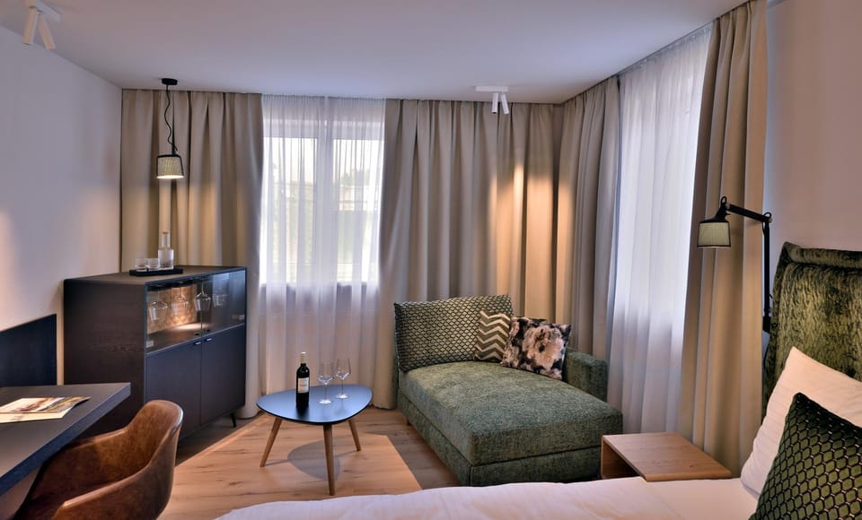 Seating area, Bedroom