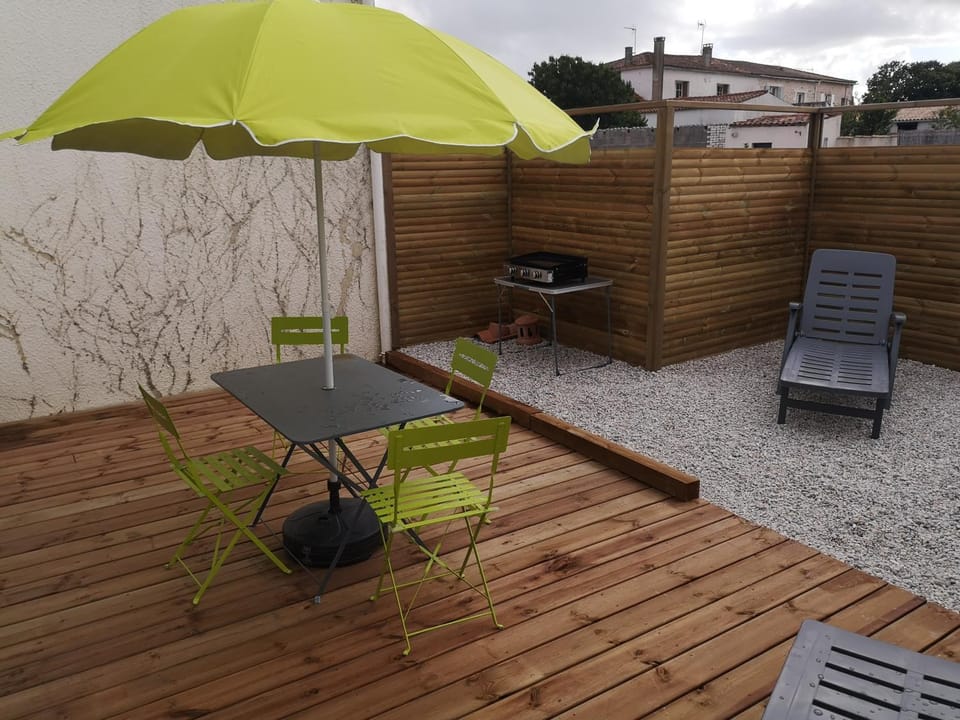 Patio, BBQ facilities