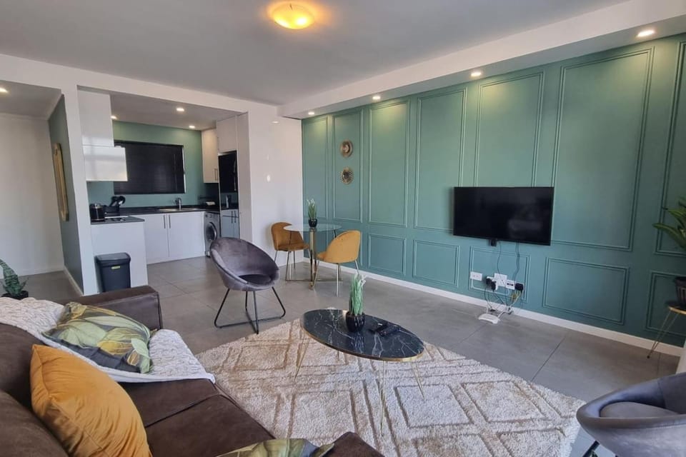 Accommodation Front - Prestigious 2 Sleeper Apartment with Harbour Views Apartment in Durban