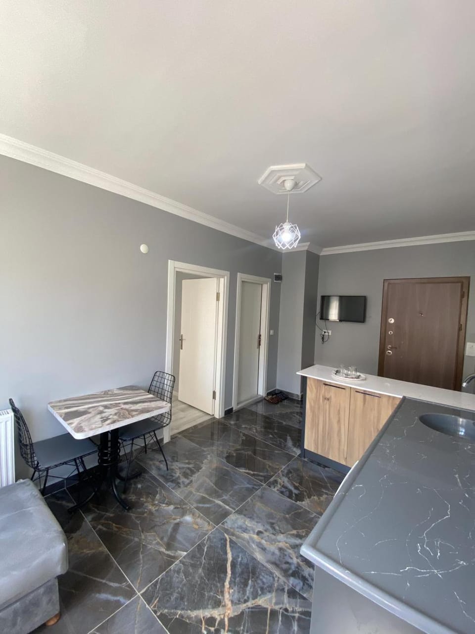 Kitchen or kitchenette, Seating area, Dining area