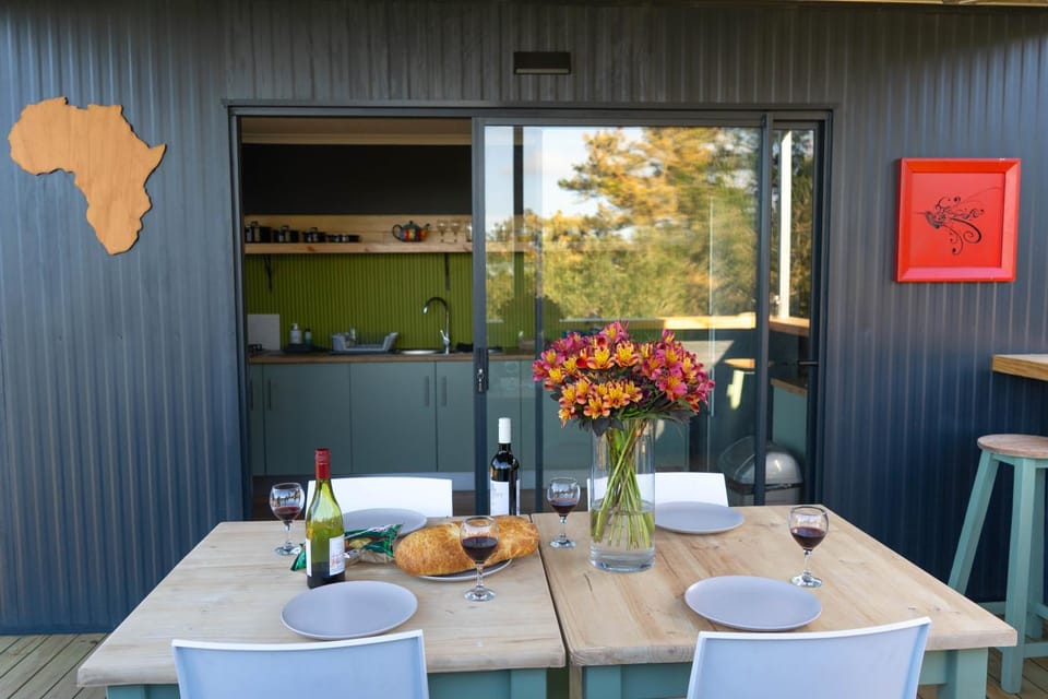 Kitchen or kitchenette, Food and drinks