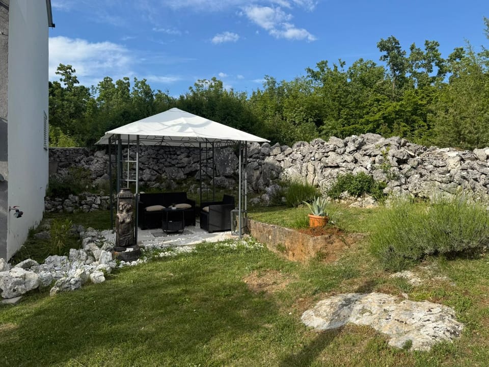 Villa Ivana-20 minutes from Split House in Split-Dalmatia County