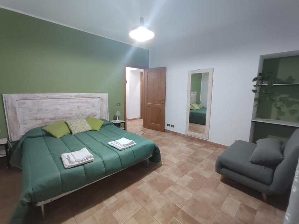 Bed, Photo of the whole room