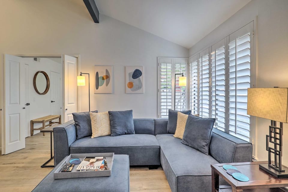 Modern Palm Springs Townhome Near Golf Courses House in Cathedral City