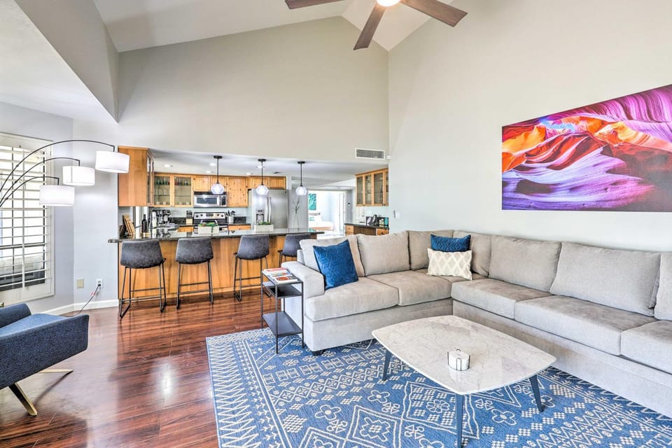3 Mi to Kierland! Luxe Desert Home w/ Heated Pool House in Buenavante