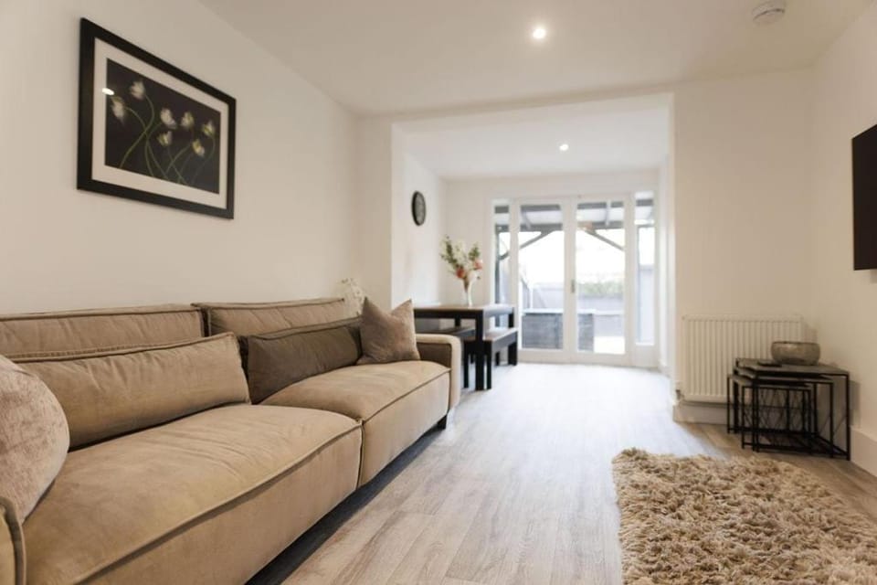Casa Cella - Central modern house with driveway & garden House in Ramsgate