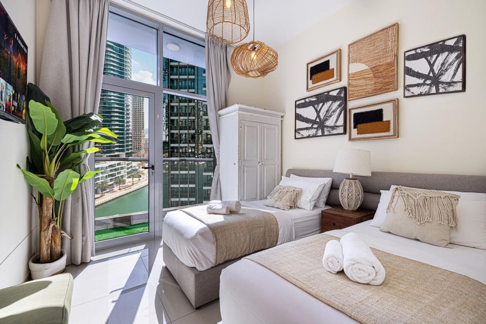 Bed, TV and multimedia, View (from property/room), Balcony/Terrace, Photo of the whole room, Bedroom, towels, air conditioner